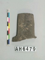 藏品(有肩石斧)的圖片